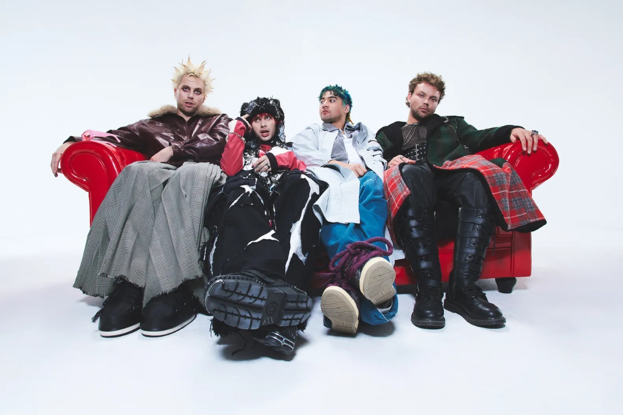 Lirik dan Terjemahan Not OK Milik 5 Seconds of Summer, Eksplorasi Sisi Gelap Dalam Diri