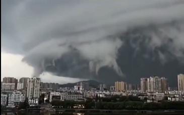 Penampakan Mengerikan Topan Wipha Hantam Zhuhai, Ratusan Ribu Orang Dievakuasi