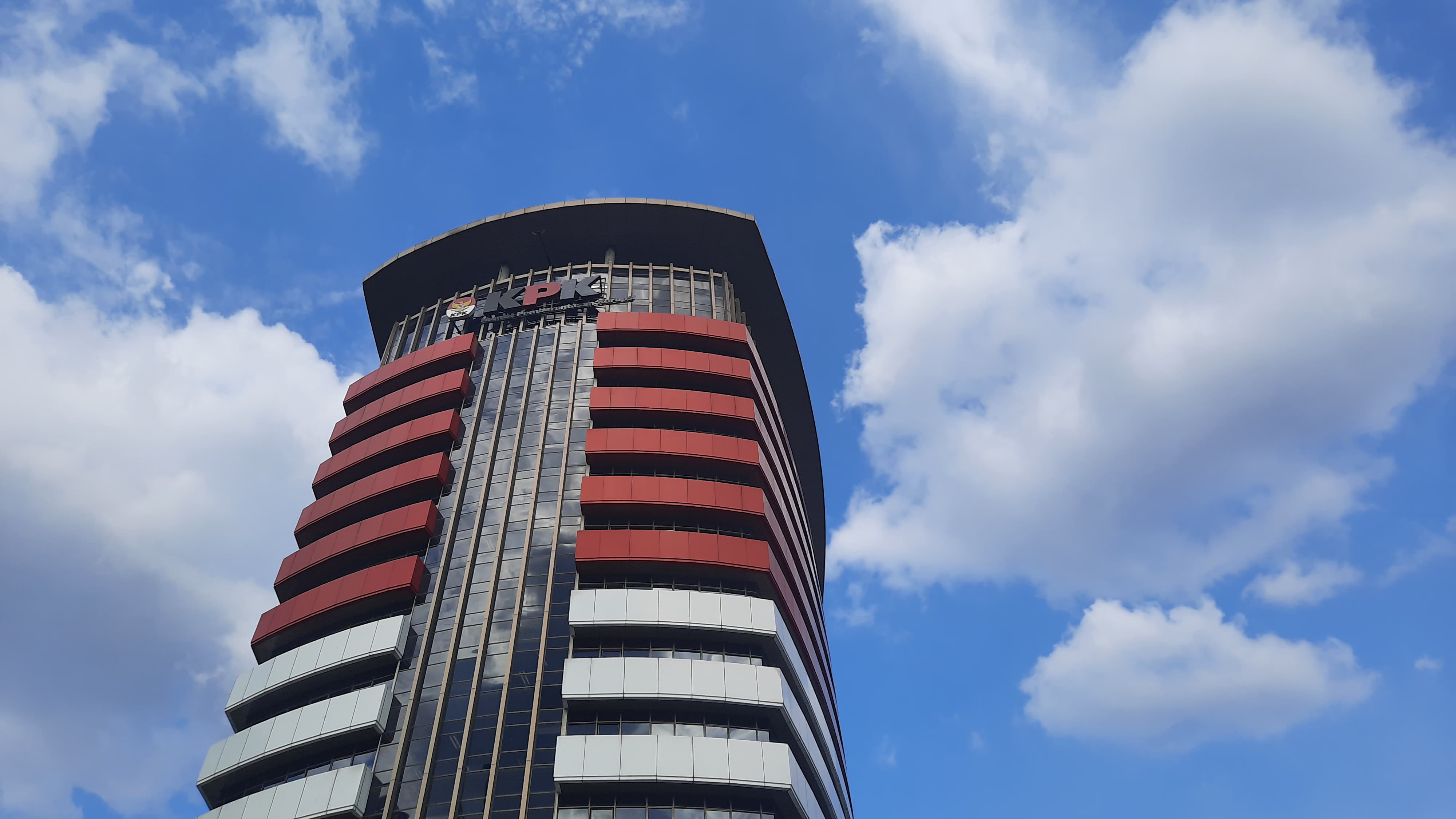 KPK Tangkap Bupati Kolaka Timur Usai Rakernas NasDem, Bakal Diangkut ke Jakarta