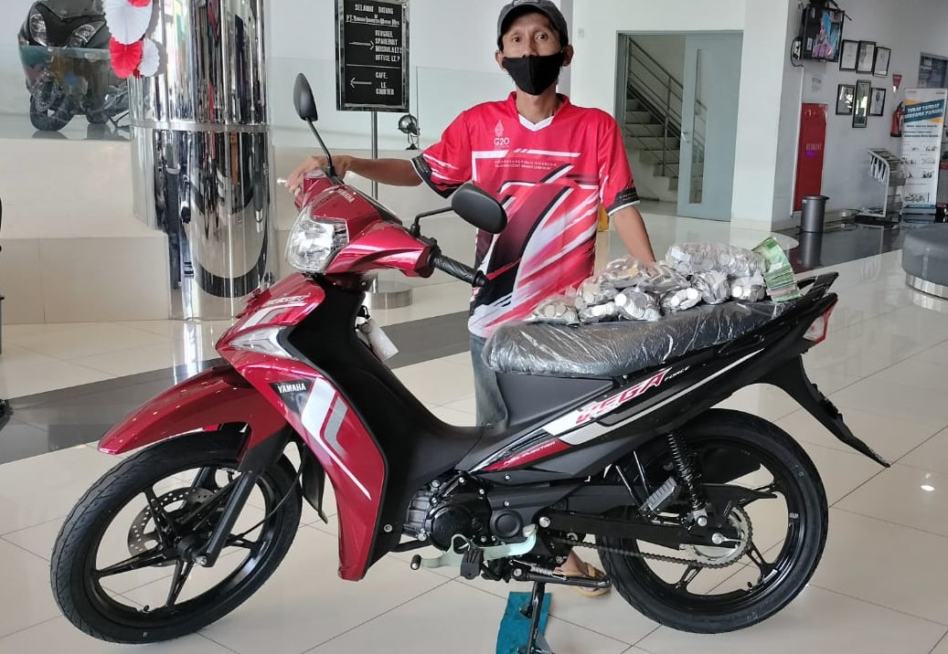 Wow Nabung Selama 5 Tahun, Pria di Semarang Beli Motor Secara Tunai Pakai Uang Koin