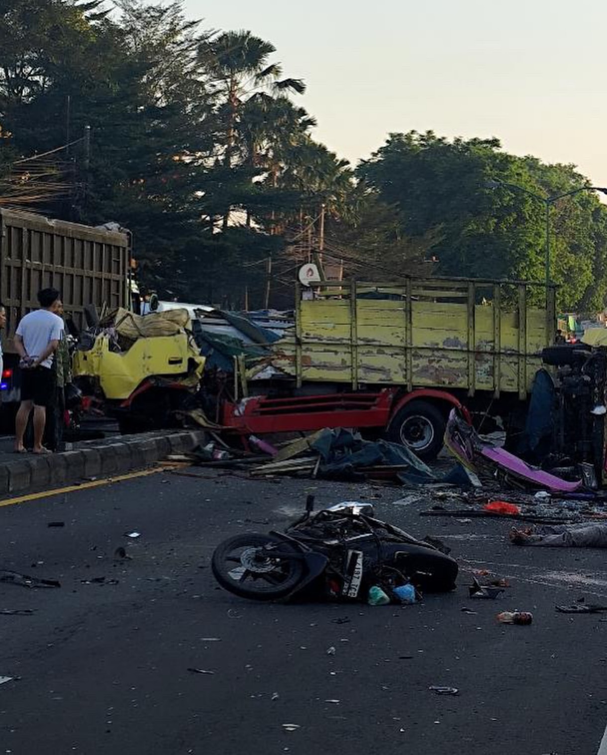 Dua Kecelakaan Maut Truk Rem Blong di Jalan Raya Gempol-Surabaya Terjadi Bersaman