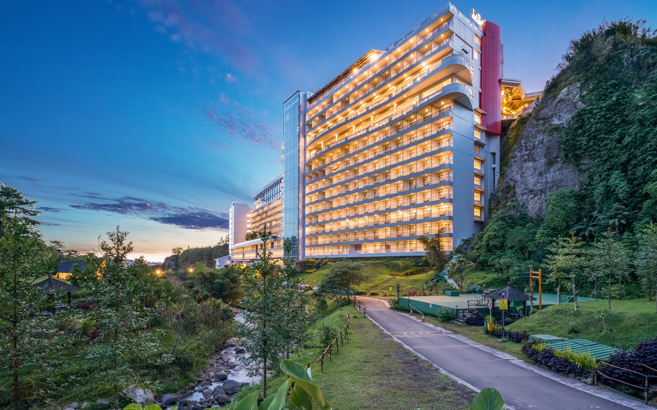 Promo Natal dan Tahun Baru Le Eminence Puncak: Paket Eksklusif untuk Liburan Tak Terlupakan