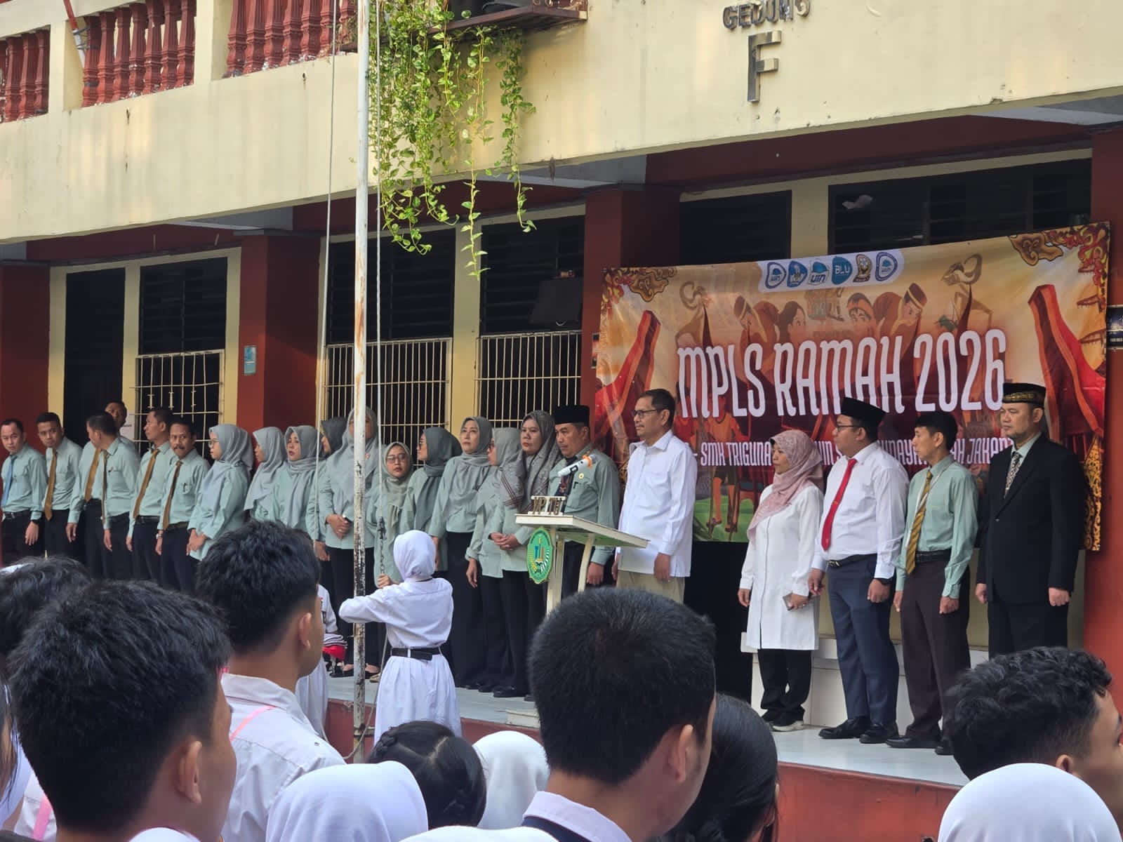 Prof. Imam Subhi Buka MPLS SMA/SMK Triguna UIN Jakarta, Tegaskan Komitmen Pendidikan Berkualitas