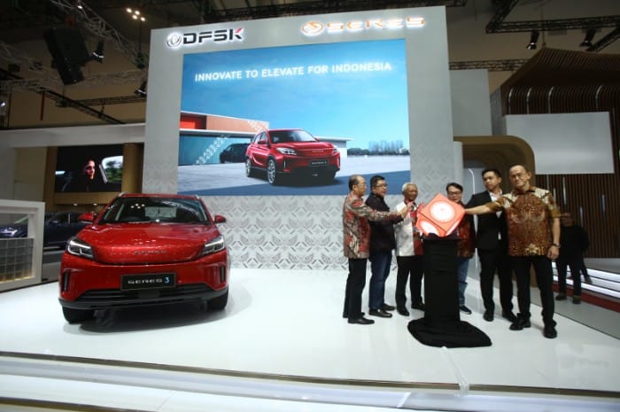 GIIAS 2025: SERES 3 ‘Elegant E-Motion’ Ungkap Harga Resmi, Siap Bersaing!