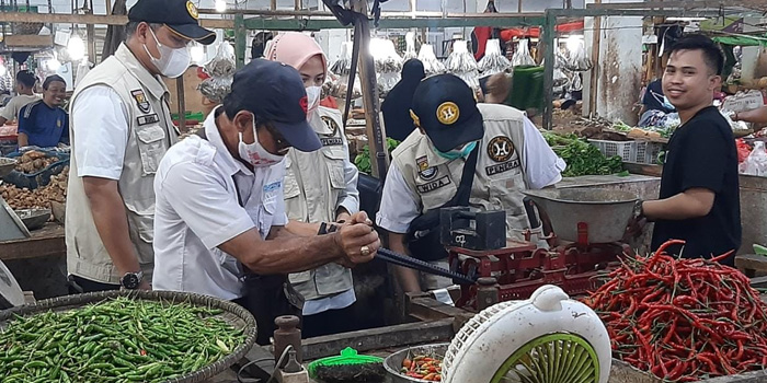 Sidak Tera di Pasar-pasar, Disperindag Tangerang Pastikan Timbangan Sesuai Standar