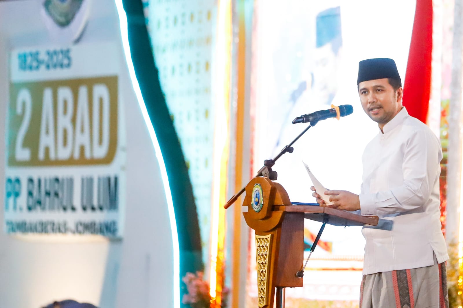 Hadiri Peringatan 200 Tahun Ponpes Bahrul Ulum, Emil Yakin Pesantren Jadi Mercusuar Ilmu dan Moralitas