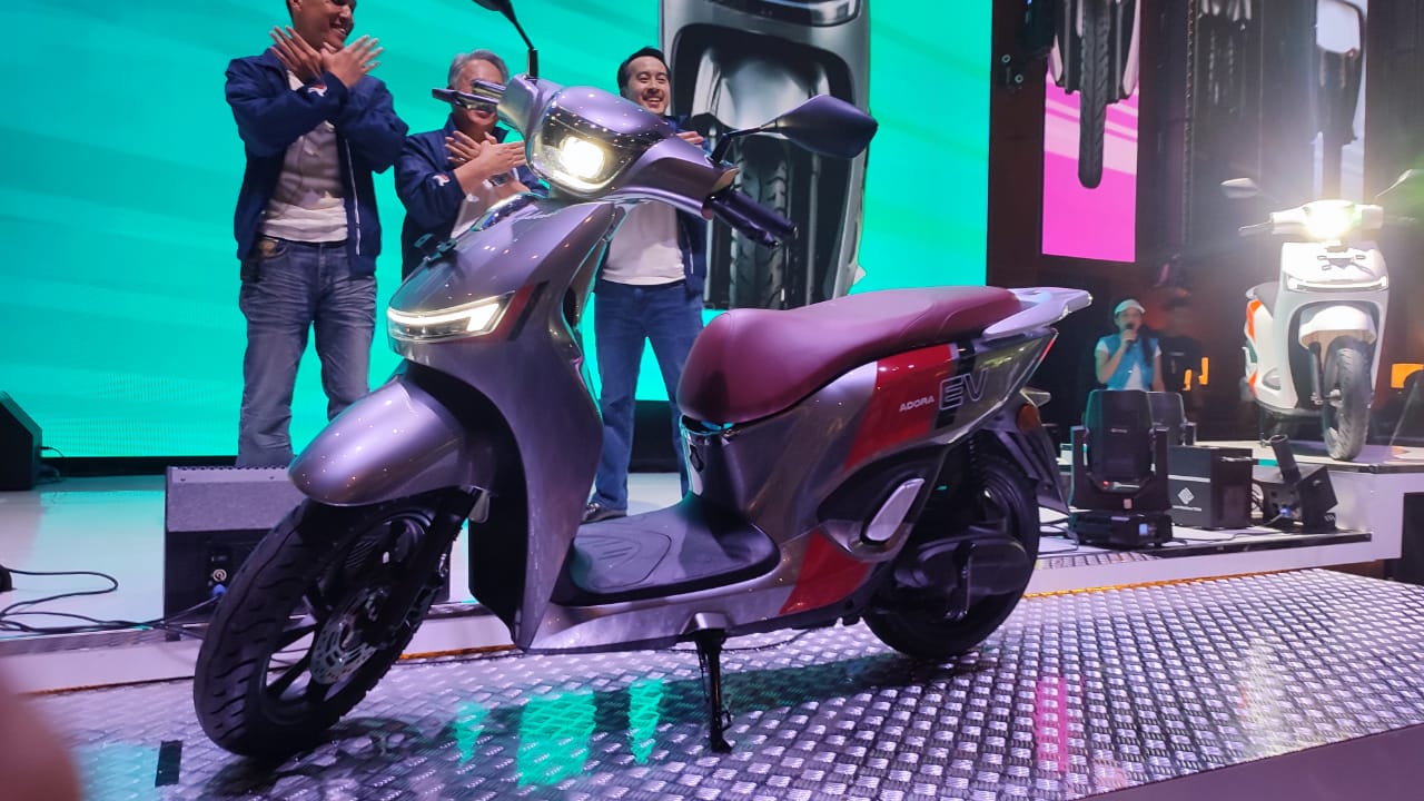 Indomobil Luncurkan Adora, Motor Listrik Canggih Seharga Rp. 24 Jutaan
