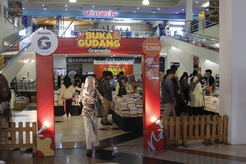 Harga Mulai Rp 5 Ribu! Gramedia Cuci Gudang di Maspion Square Surabaya