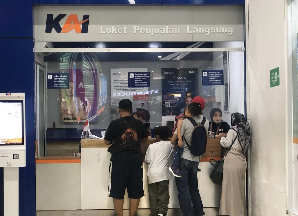 Tiket Kereta Nataru 2024-2025 Terjual 1 Juta Kursi, KAI Ungkap Sisanya