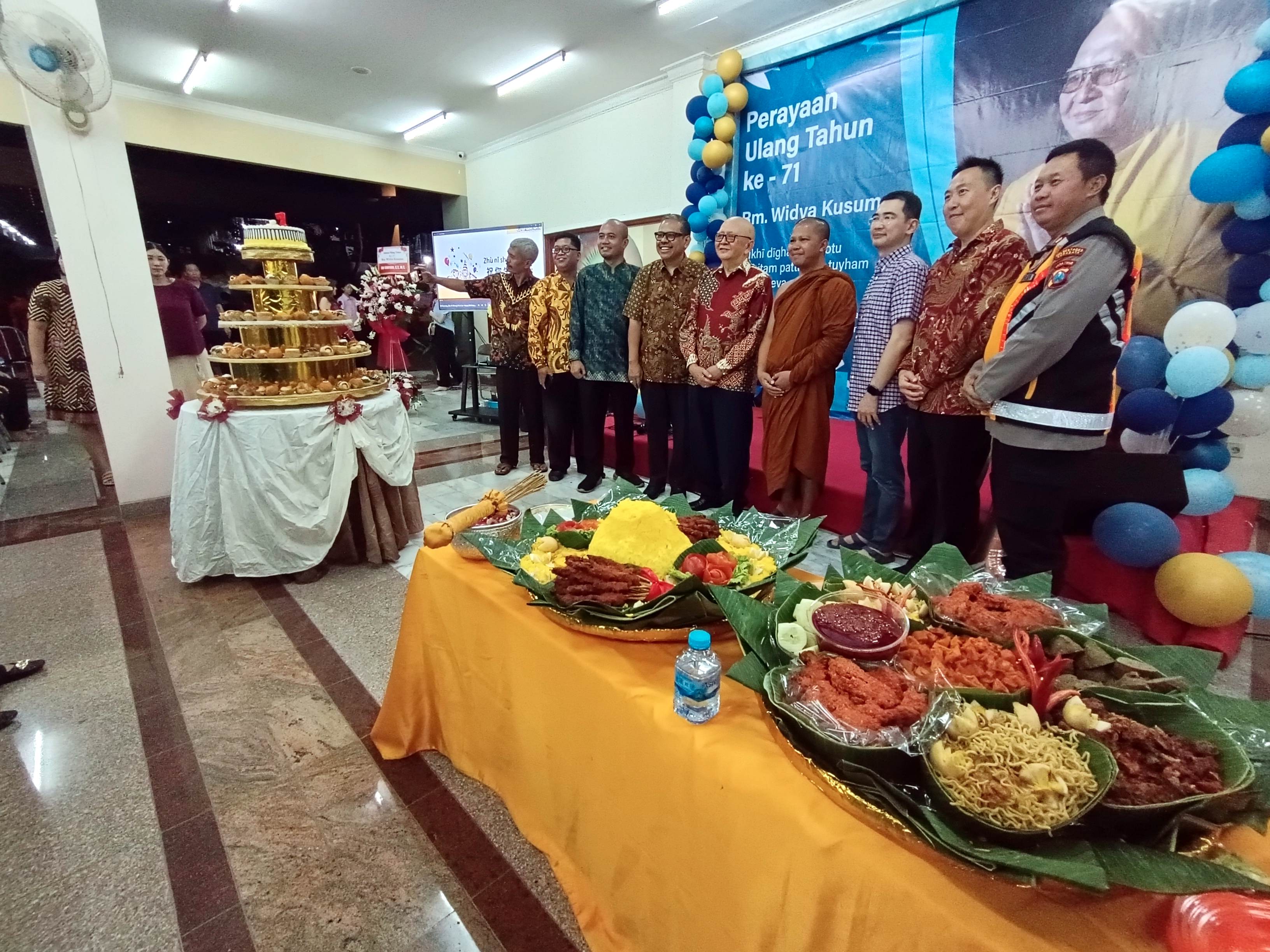 Ulang Tahun Ke-71 Romo Widya Kusuma: Kilau Cahaya Spiritual di Tengah Keagungan Vihara Dhammajaya