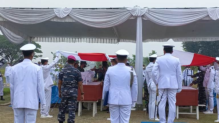 Meninggalnya Dua Pilot Andalan TNI-AL di Selat Madura: Menjadi Yatim sejak di Dalam Kandungan