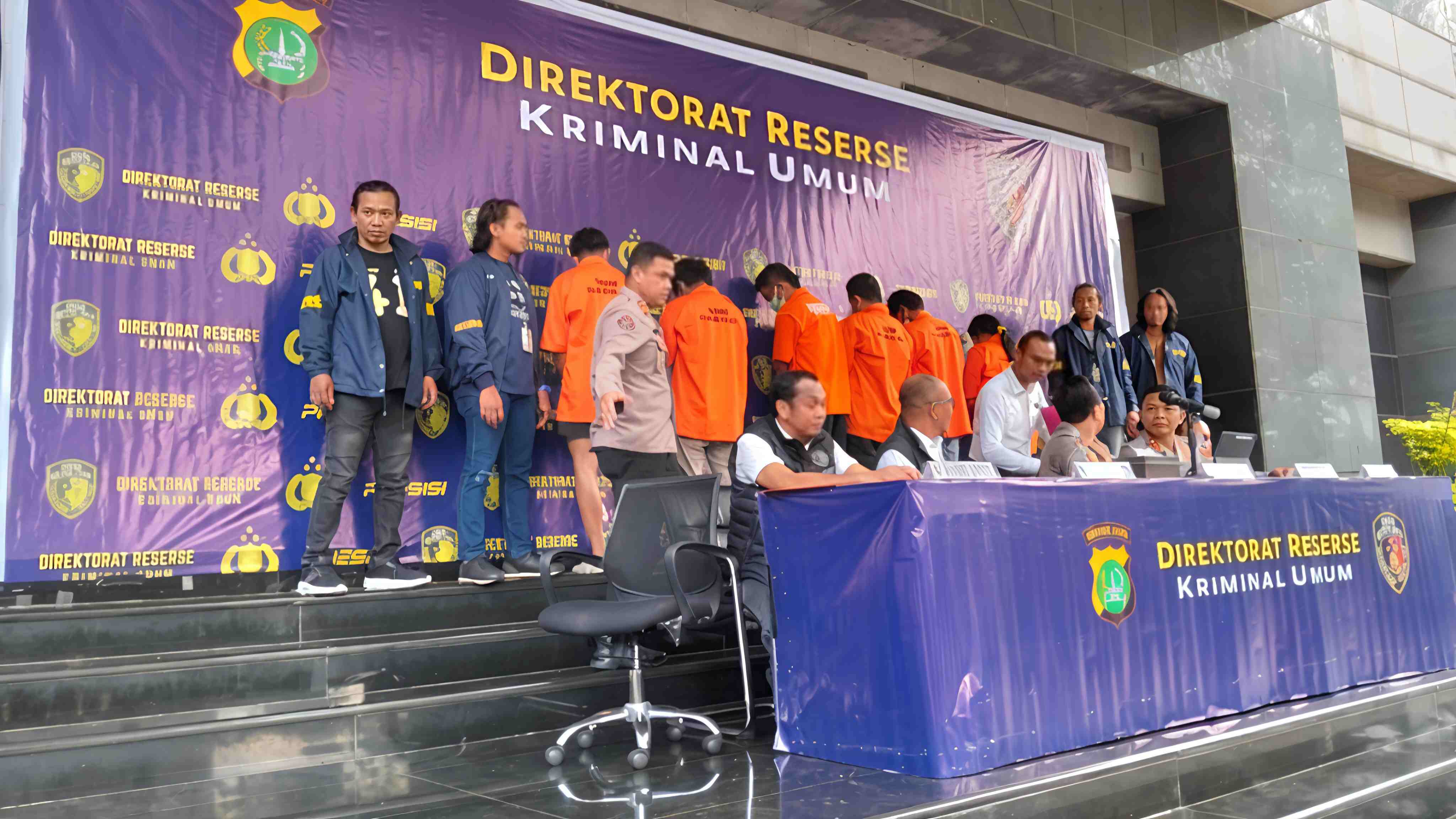 Polda Metro Tangkap Tersangka Pembakaran Mobil Polisi di Depok, Ini Kronologinya