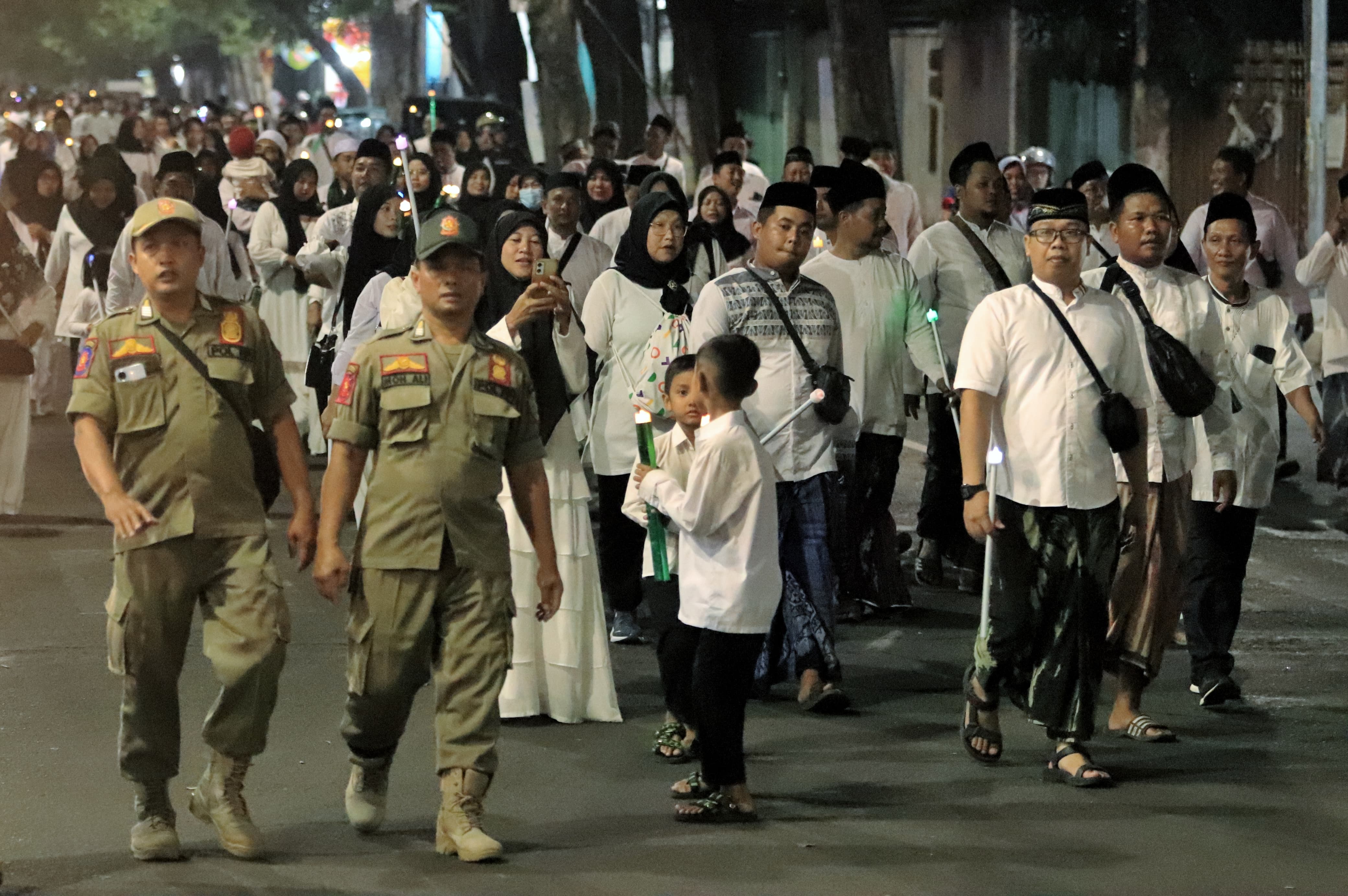 Semarak Takbiran di Pasuruan: Gus Ipul Membaur dengan Ribuan Pegawai Pemkot