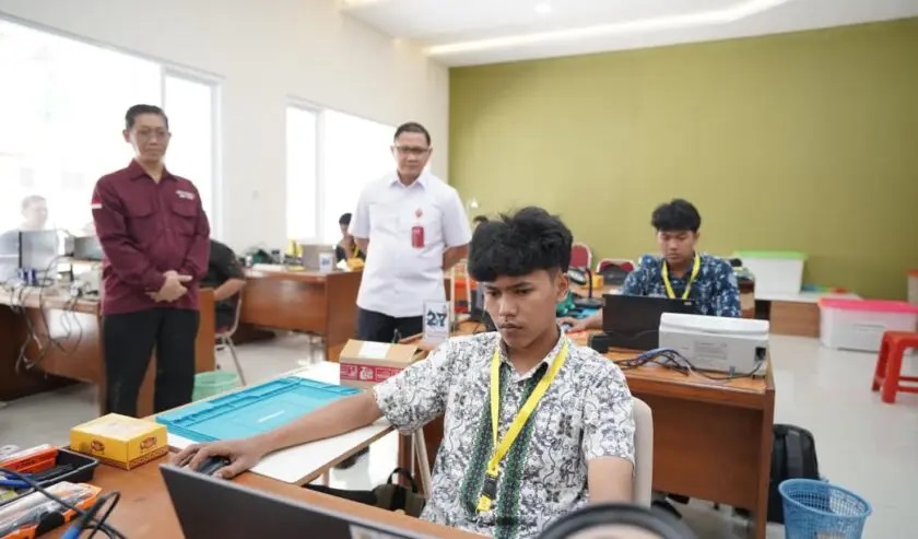 1.806 Siswa Jatim Ikuti LKS Dikmen 2026 di 52 Bidang Kompetensi
