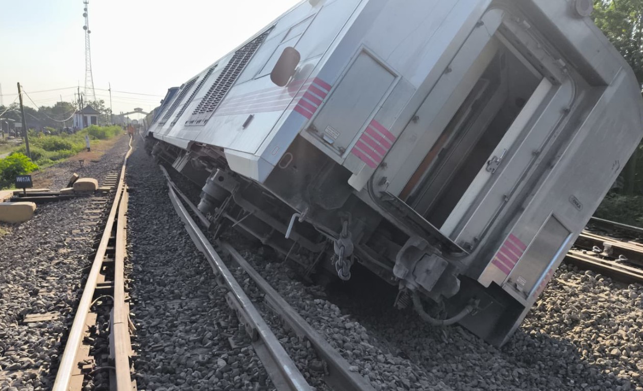 KA Argo Bromo Anggrek Anjlok di Subang, Polisi: 5 Gerbong Anjlok