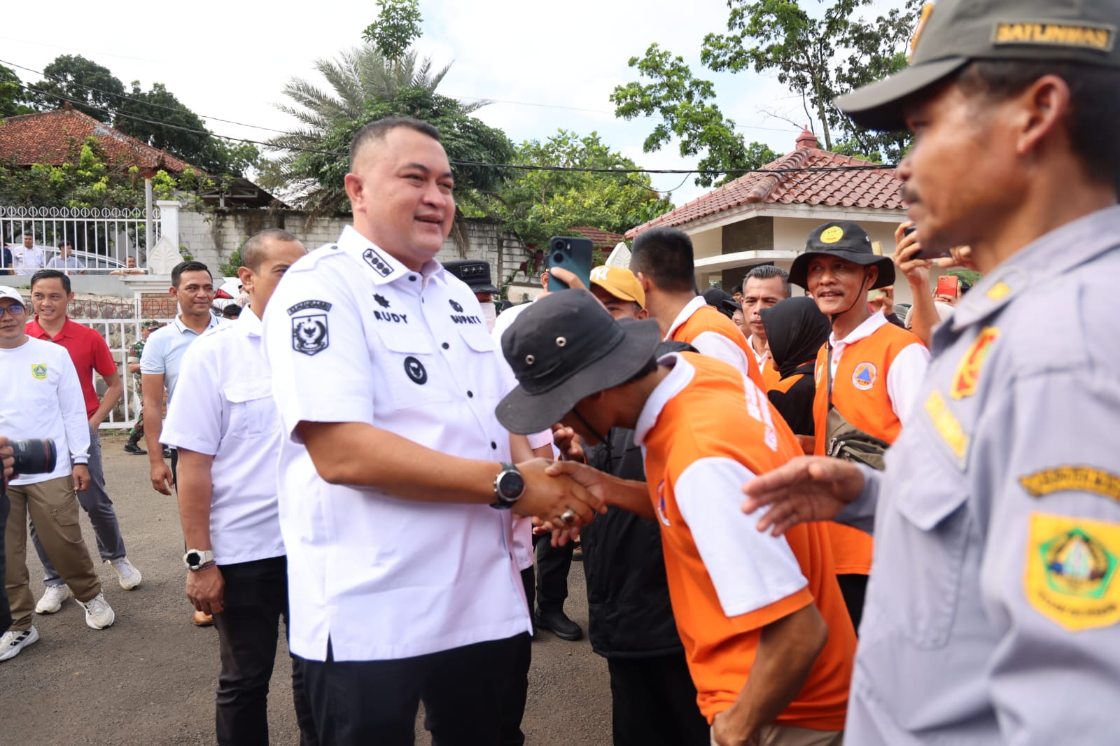 Bupati Bogor Serukan Gotong Royong dan Kepedulian Lingkungan dalam Apel Gabungan