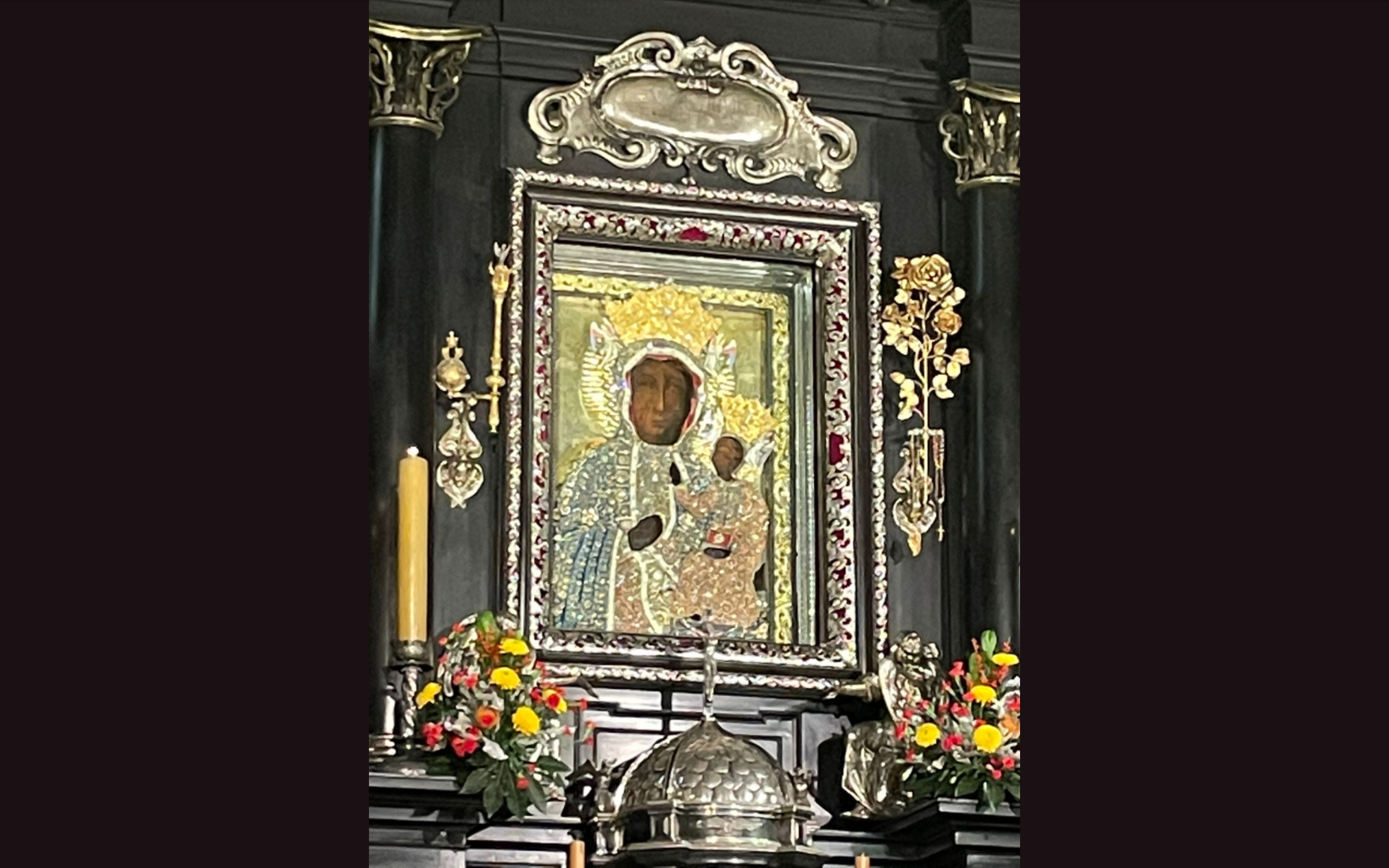 Lukisan Black Madonna dan Tradisi Penghormatan Warga Polandia pada Bunda Maria Jelang Natal