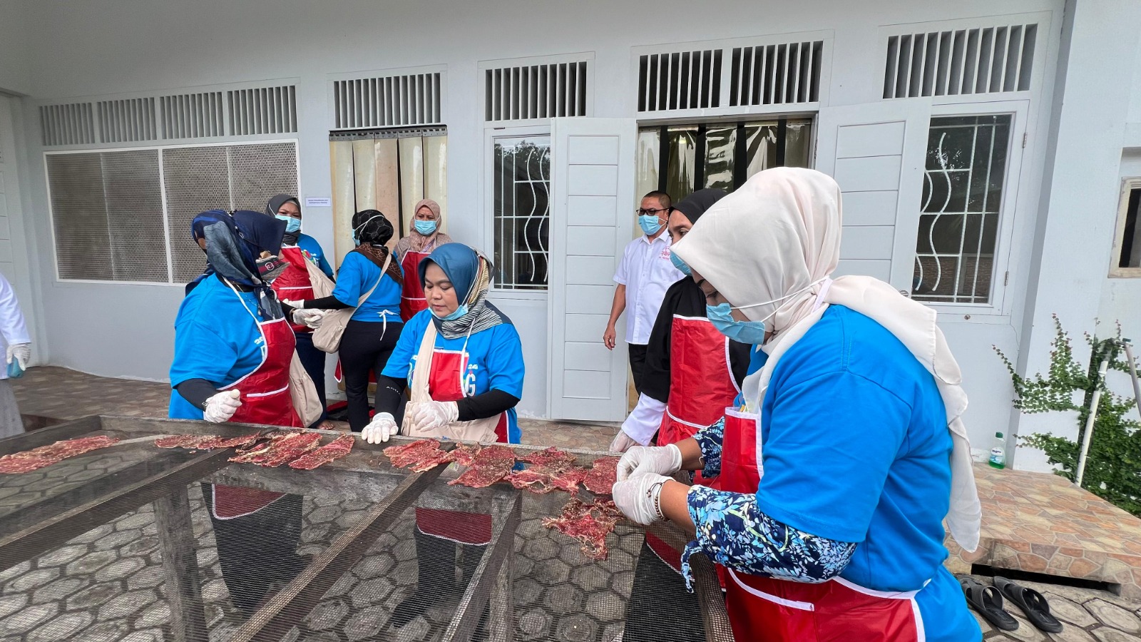 PNM Gelar Studi Banding, Nasabah Unggulan Dapat Pelatihan Bikin Olahan Daging Dendeng