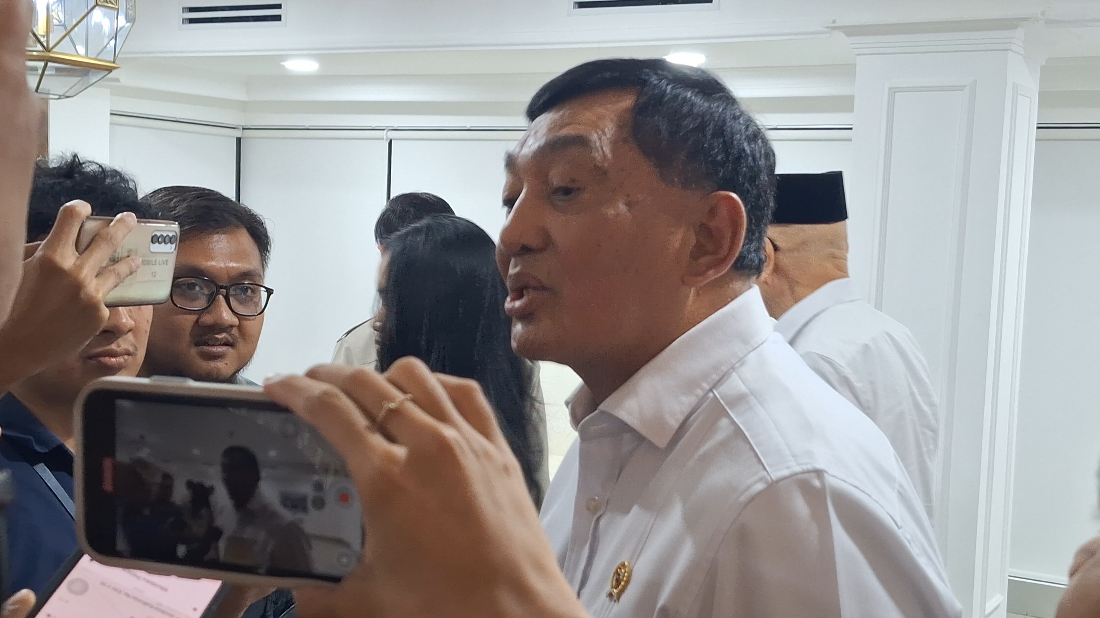 8 WNI Jadi Tentara Rusia, Menhan Sjafrie Mengaku Tak Terima Laporan