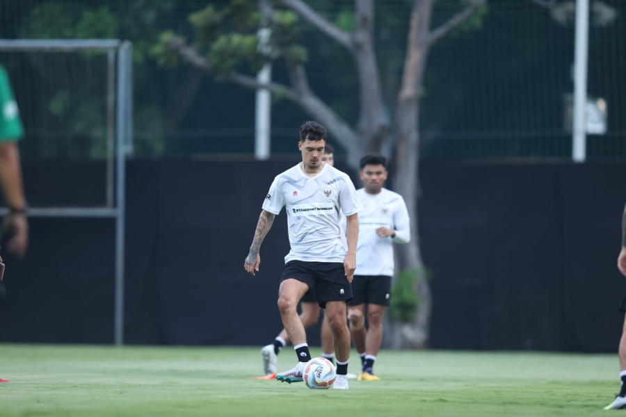 Shayne Tak Sabar Debut di JIS Bela Persija, Jalin Komunikasi dengan Kapten Persib Marc Klok