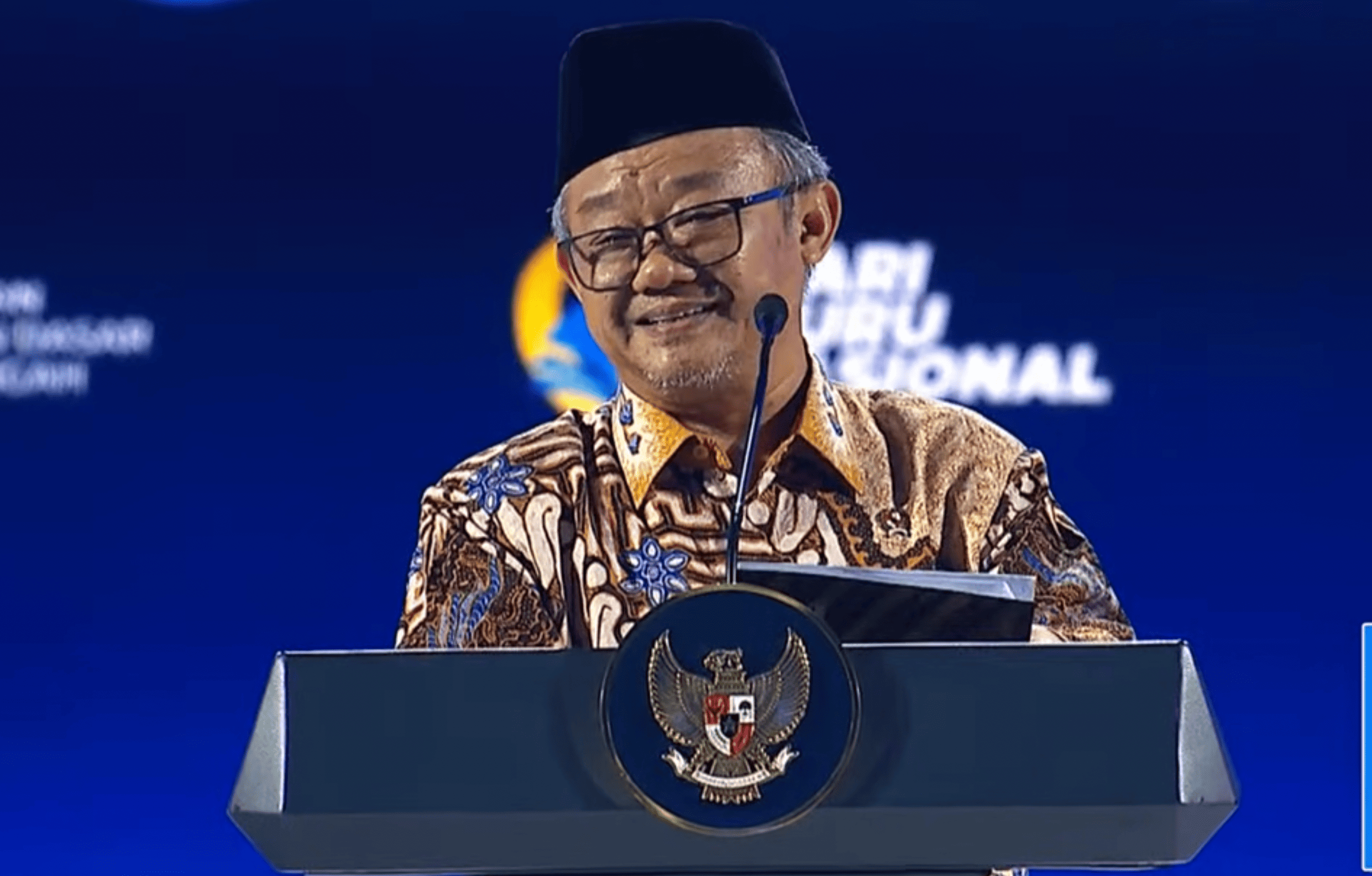 Mendikdasmen Pastikan 162.500 Guru Naik Kelas Jadi Sarjana