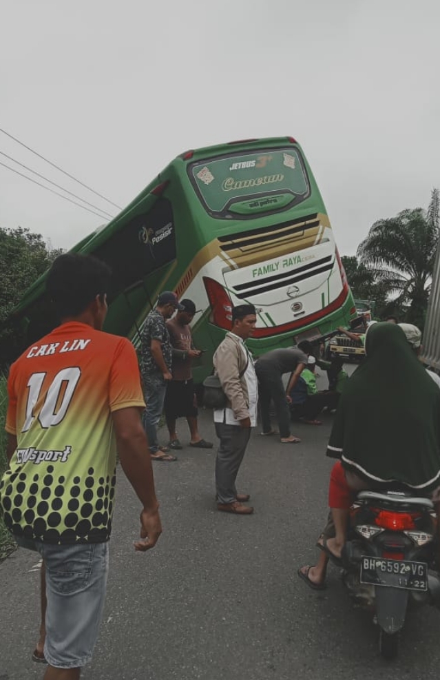 Innalillahi.. Bus Calon Jemaah Haji Merangin Masuk Jurang di Batanghari, Begini Kronologi Lengkapnya  