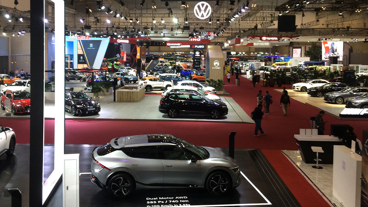 Indonesia Digempur Mobil Listrik dan Hybrid, Bagaimana Nasib Kendaraan Bensin?