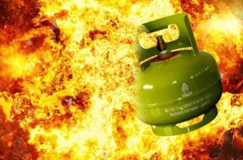 Ledakan Tabung Gas di Cengkareng: Pasutri Luka Bakar, Tetangga Tertimpa Reruntuhan