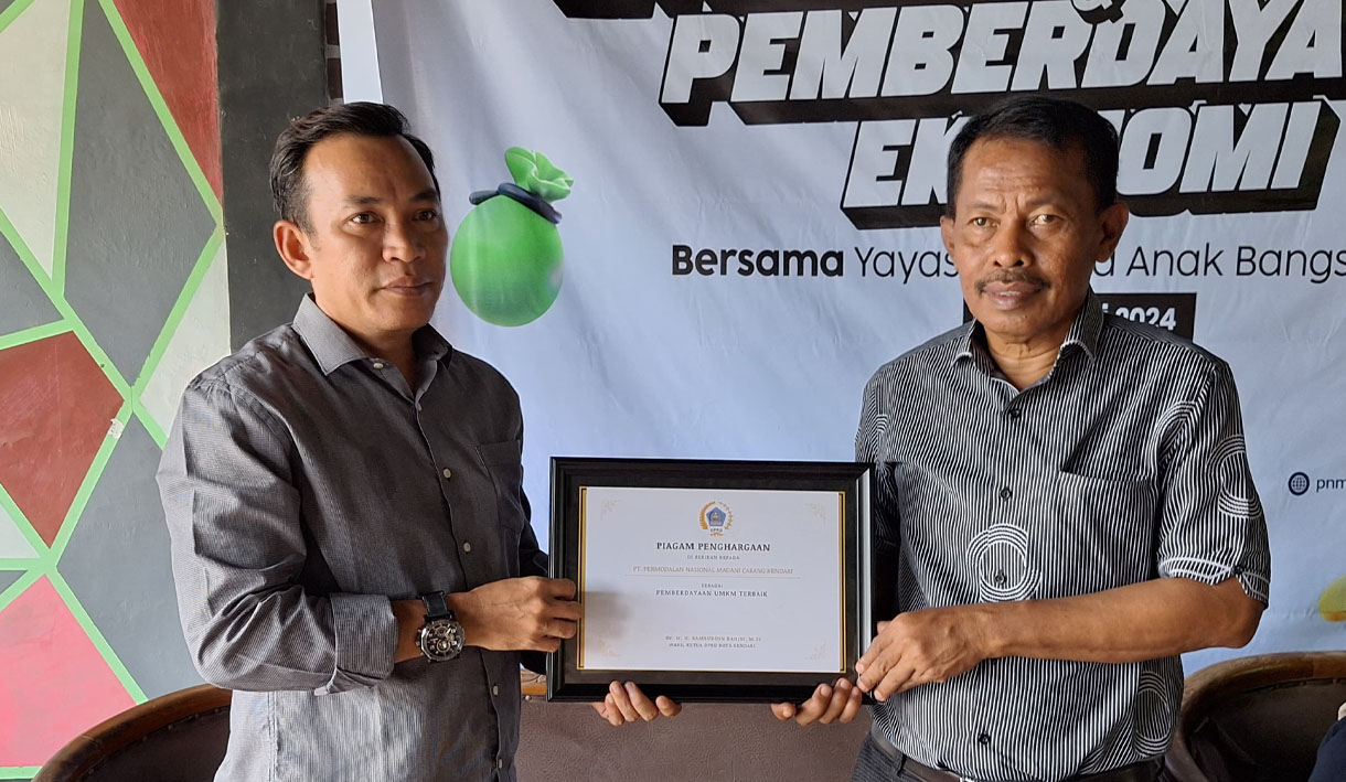 PNM Kendari Raih Penghargaan Sebagai Lembaga Pemberdayaan UMKM Terbaik Provinsi Sulawesi Tenggara dan Kota Kendari 