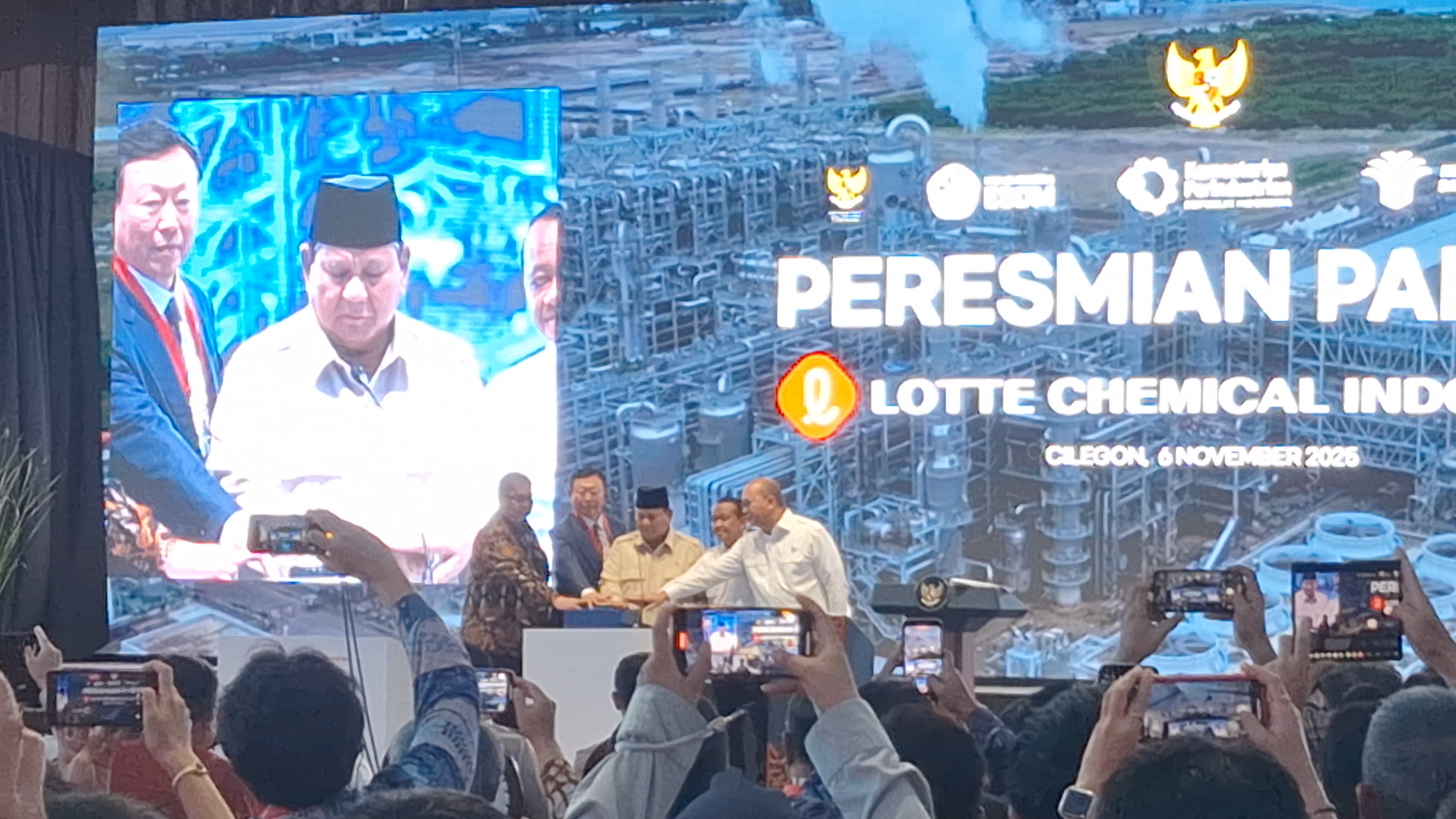 Prabowo Resmikan Pabrik Petrokimia Lotte, Danantara Pertimbangkan Akuisisi Saham