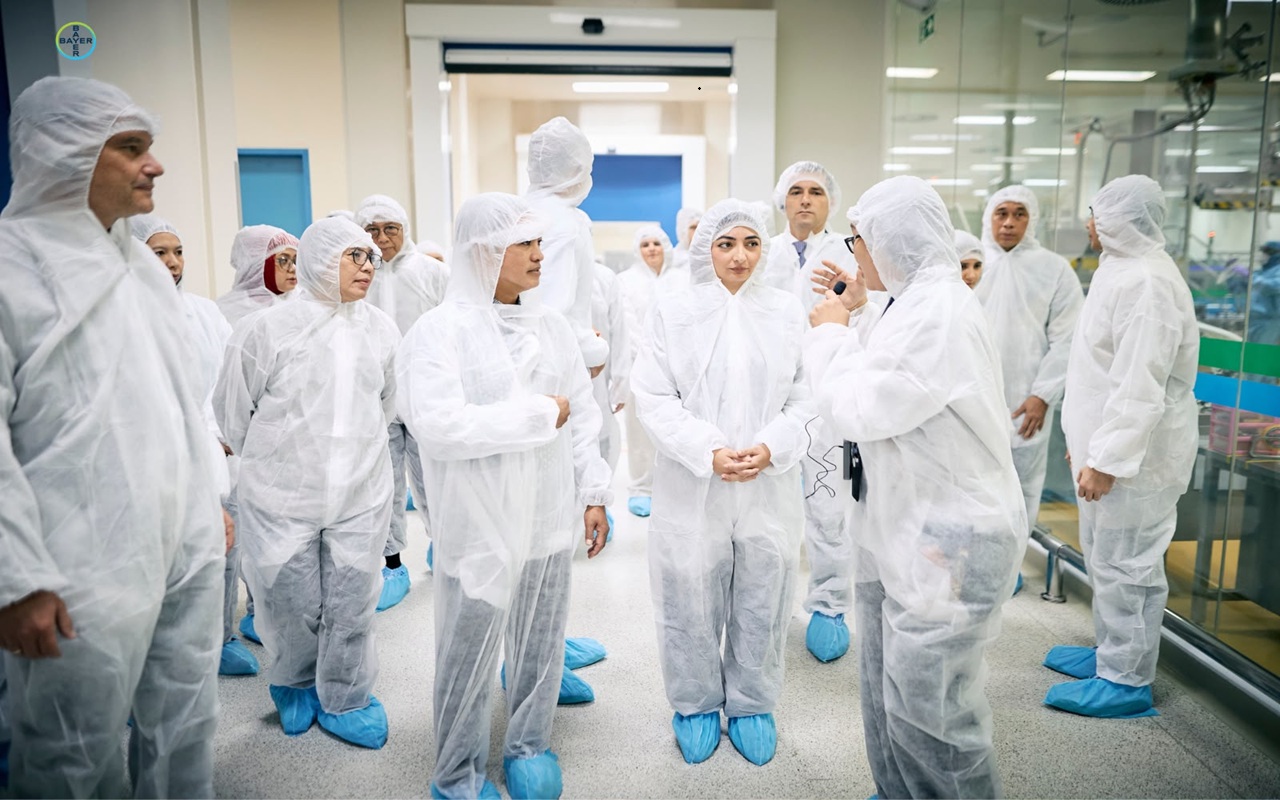 Bayer Indonesia Perkenalkan Panel Surya 2.054 kWp Saat Menteri Jerman dan Wamenkes Datang ke Cimanggis