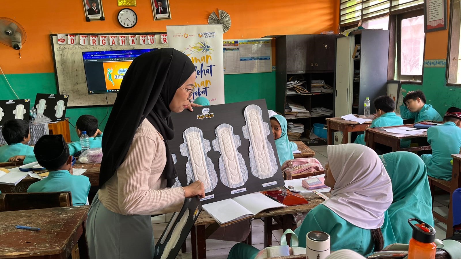 Unicharm Gandeng Yayasan Lentera Anak, Bekali Pelajar dengan Pengetahuan Reproduksi & Menstruasi Sehat