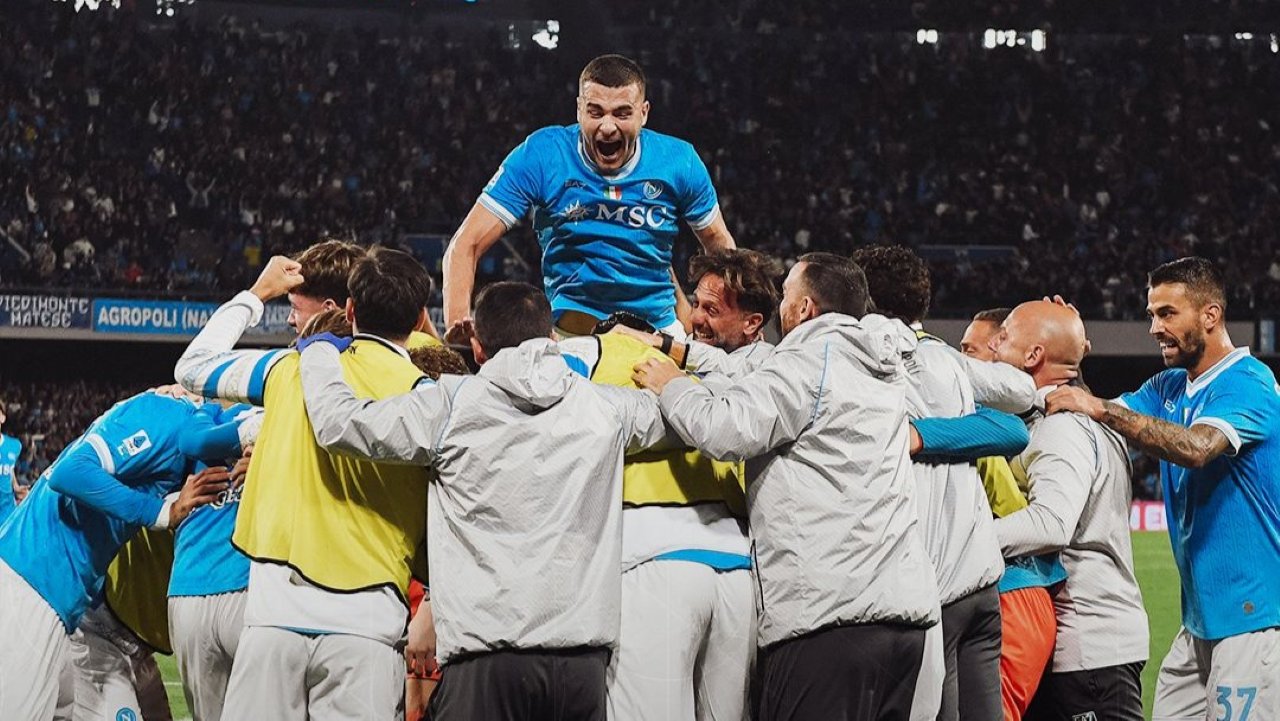 Napoli vs Inter Milan 3-1, Partenopei Bangkit dan Puncaki Klasemen Serie A