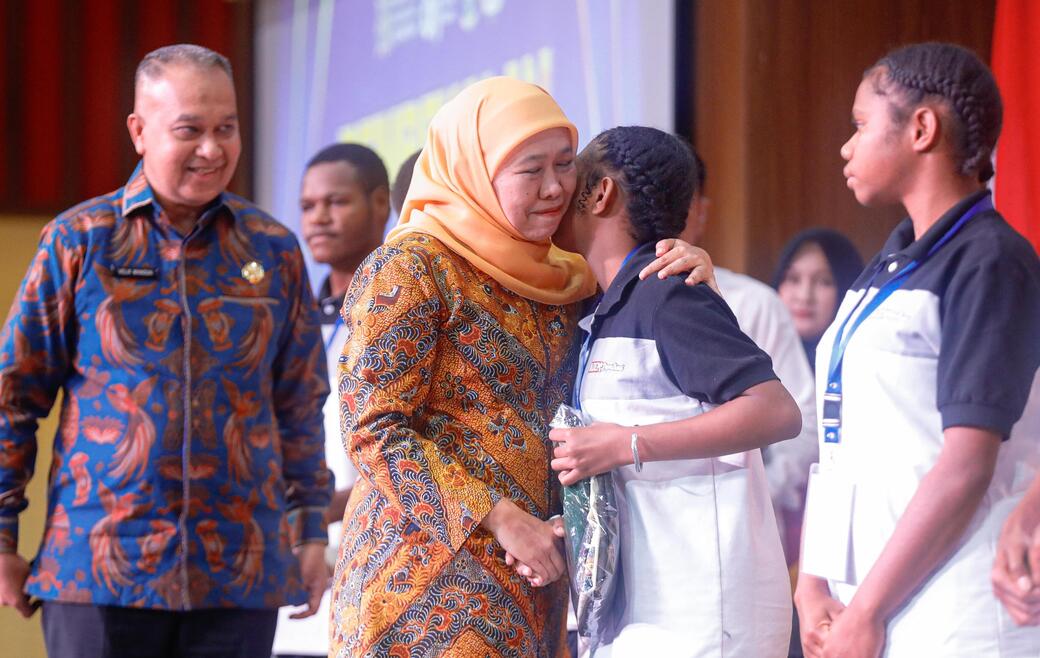 Gubernur Khofifah Sambut 152 Siswa ADEM Papua