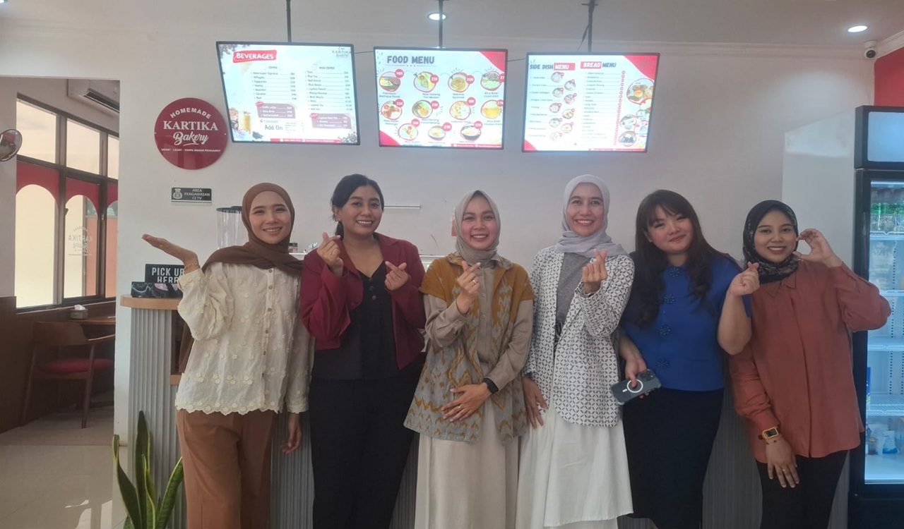Ini Trobosan Baru Para Ibu Persit KCK Cabang BS Kopassus 'Cafe Kartika Bakery'