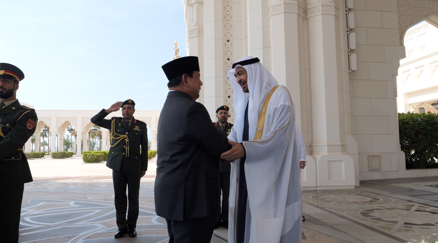 Bertemu Presiden UEA, Prabowo Disambut Upacara Kenegaraan di Qasr Al Watan Abu Dhabi