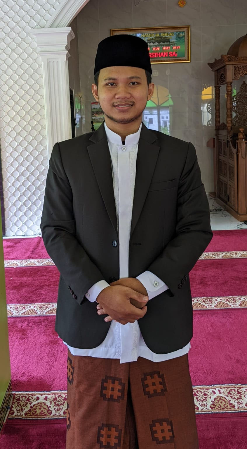 Bambang Alfino Adi Utomo Al Hafizh, Warga Jambi yang Terpilih Menjadi Imam Mesjid di UAE