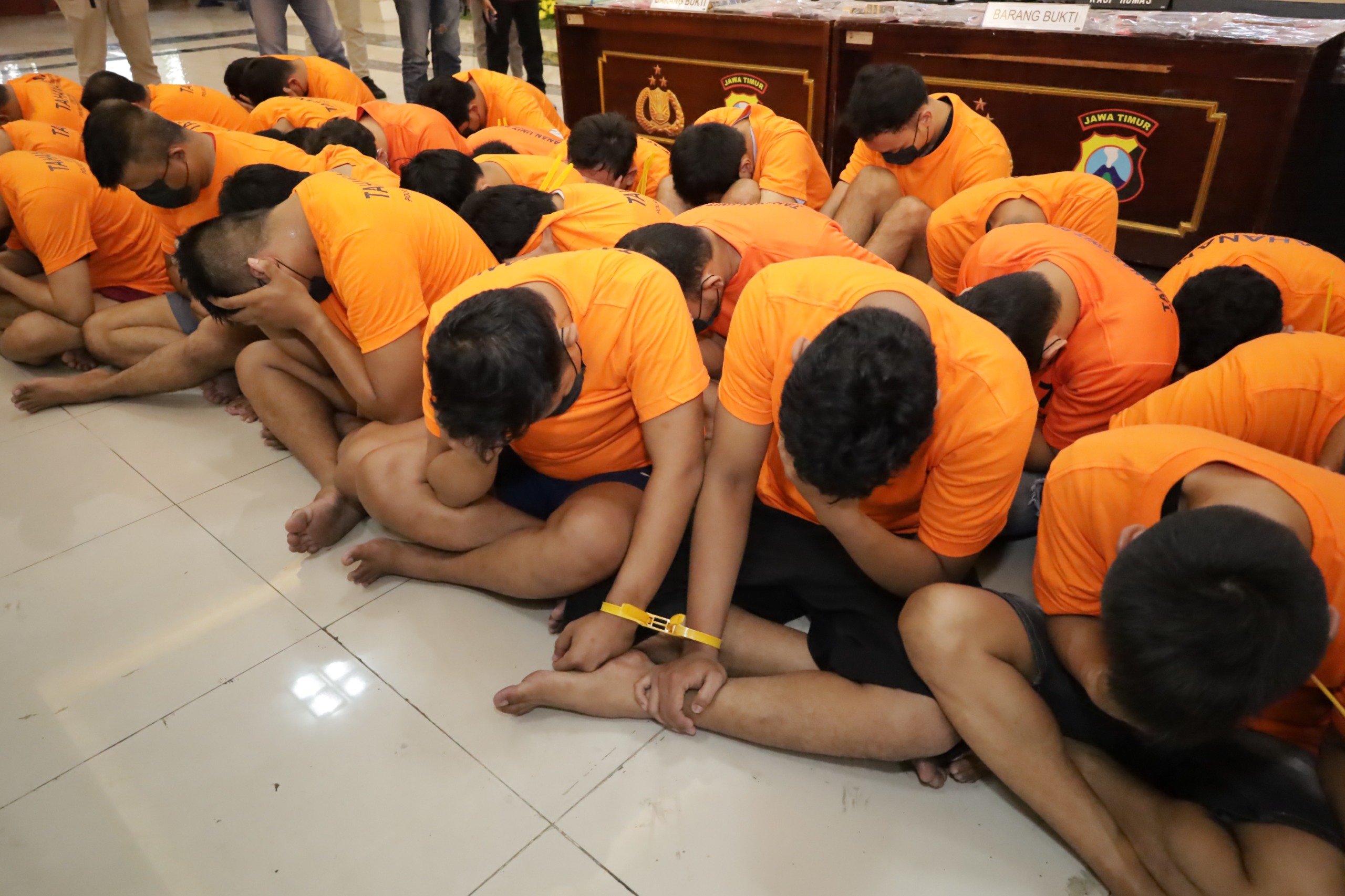 29 Tersangka Pesta Seks Positif HIV