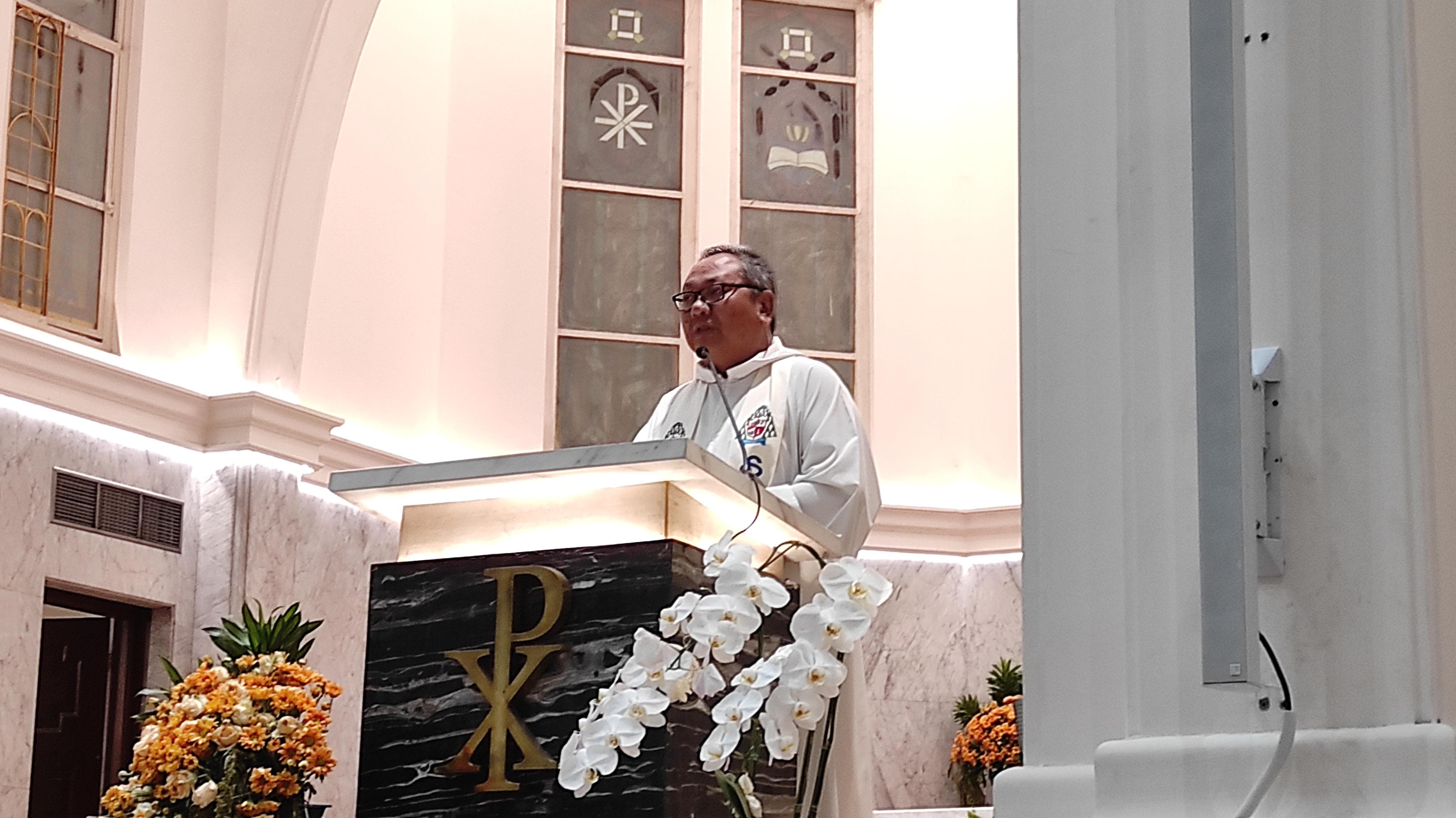 Romo Eko Lega, Uskup Baru Surabaya, Mgr Agustinus Tri Budi Utomo, Segera Gantikan Perannya!