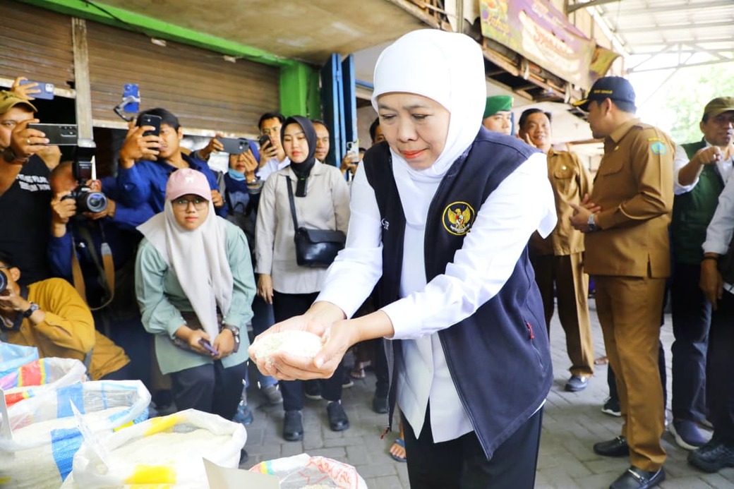 Gubernur Khofifah Instruksikan Jaga Kelancaran Distribusi Beras SPHP