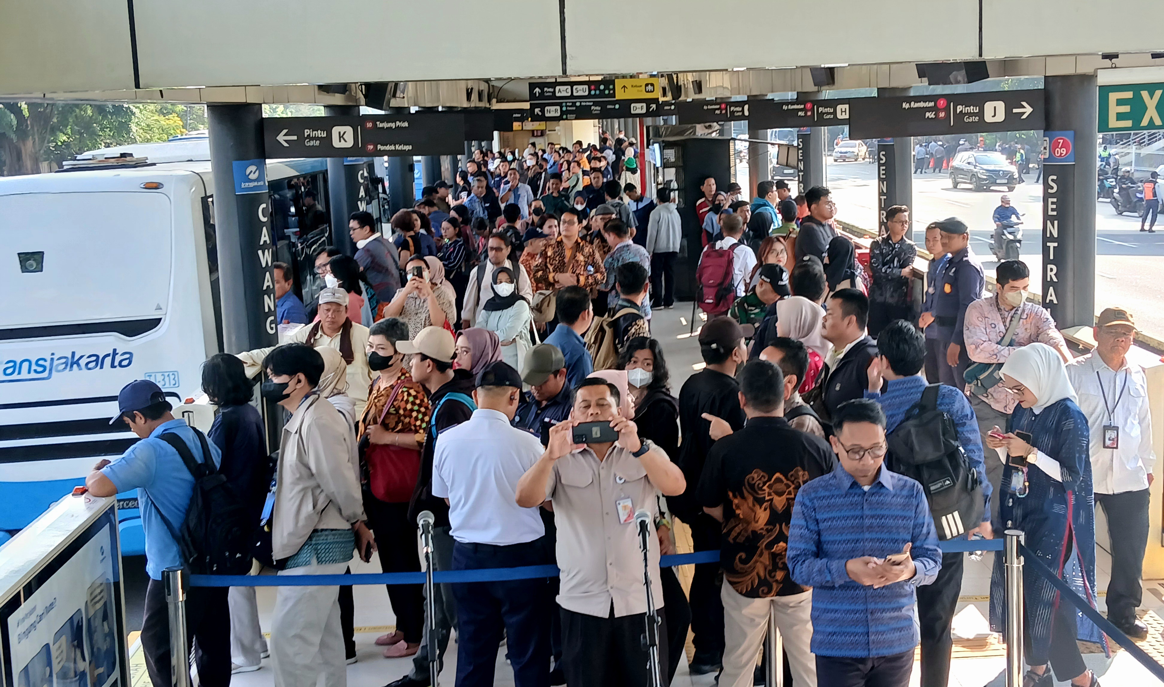 Pengguna Transportasi Umum di Jakarta Baru 22,1 Persen, Pramono Targetkan 40 Persen di 2029