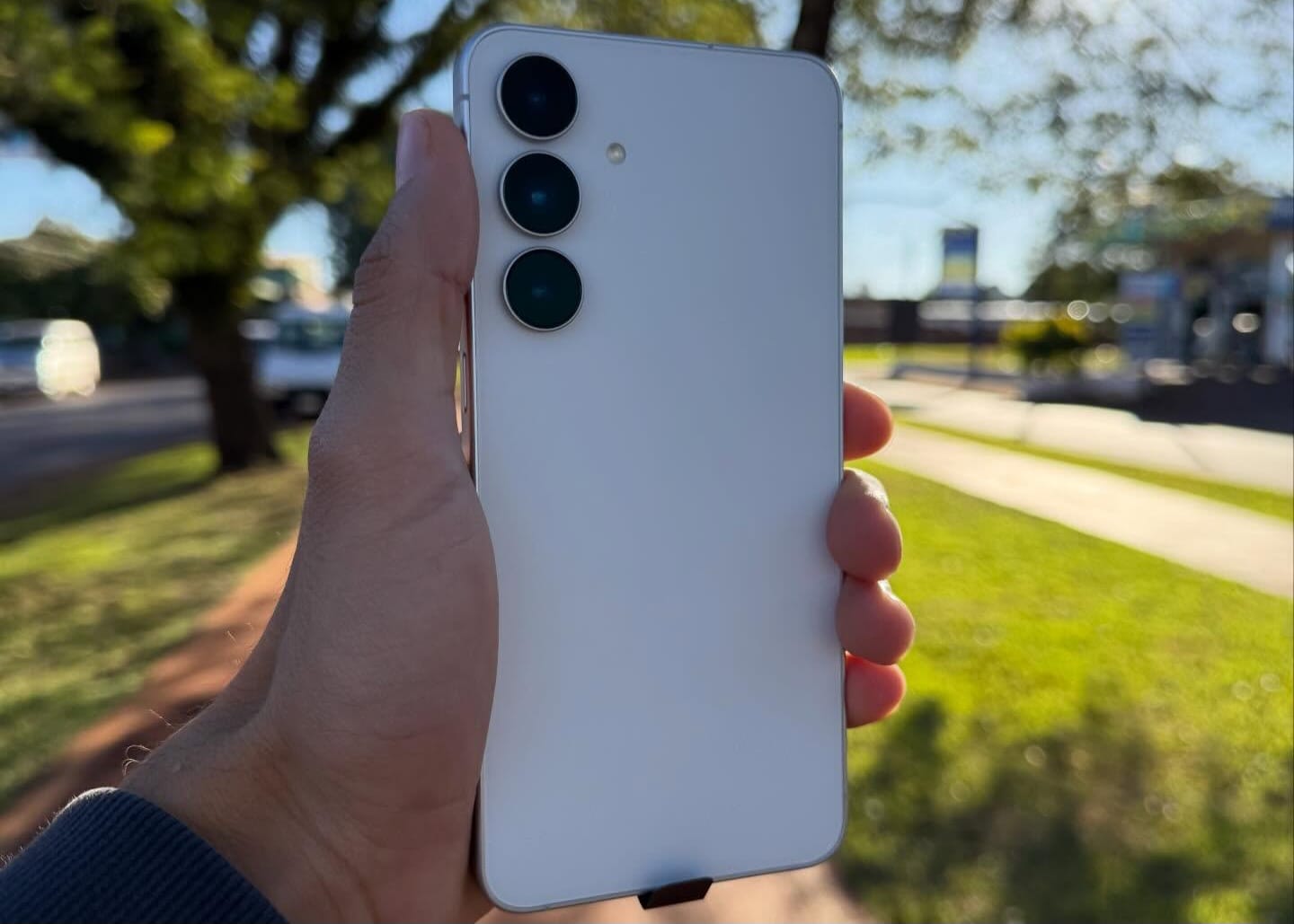 Bocoran Galaxy S26 FE Muncul, Samsung Siapkan Layar AMOLED 120Hz dan Qi 2