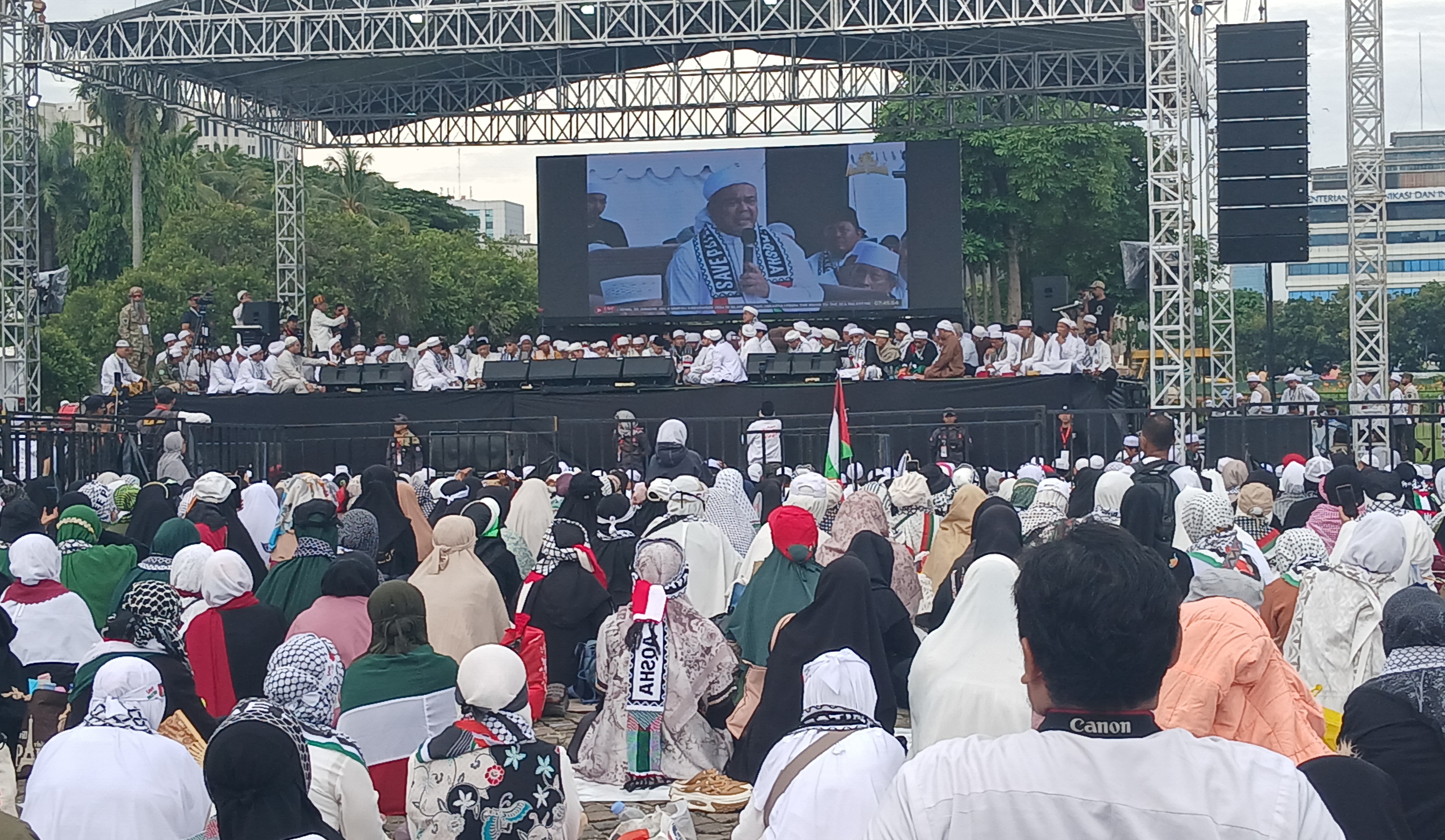 Habib Rizieq Sebut Kabinet Prabowo Masih Bau Anyir Darah KM 50, 'Maaf Saya Nggak Bisa Bohong'