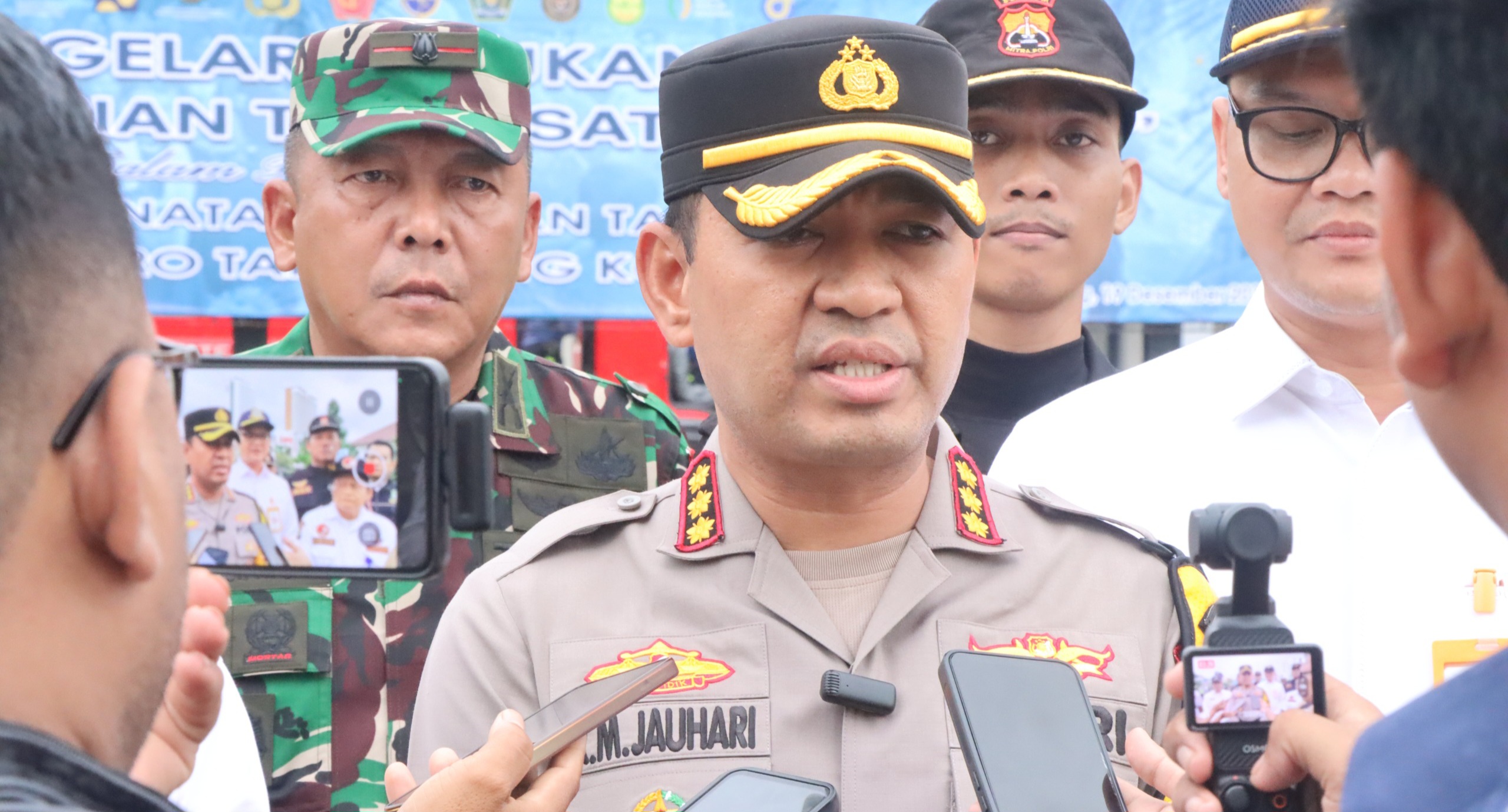 Libur Nataru 2025/2026: Polres Metro Tangerang Kota Dirikan 10 Posko Pengamanan Perlintasan Dump Truk