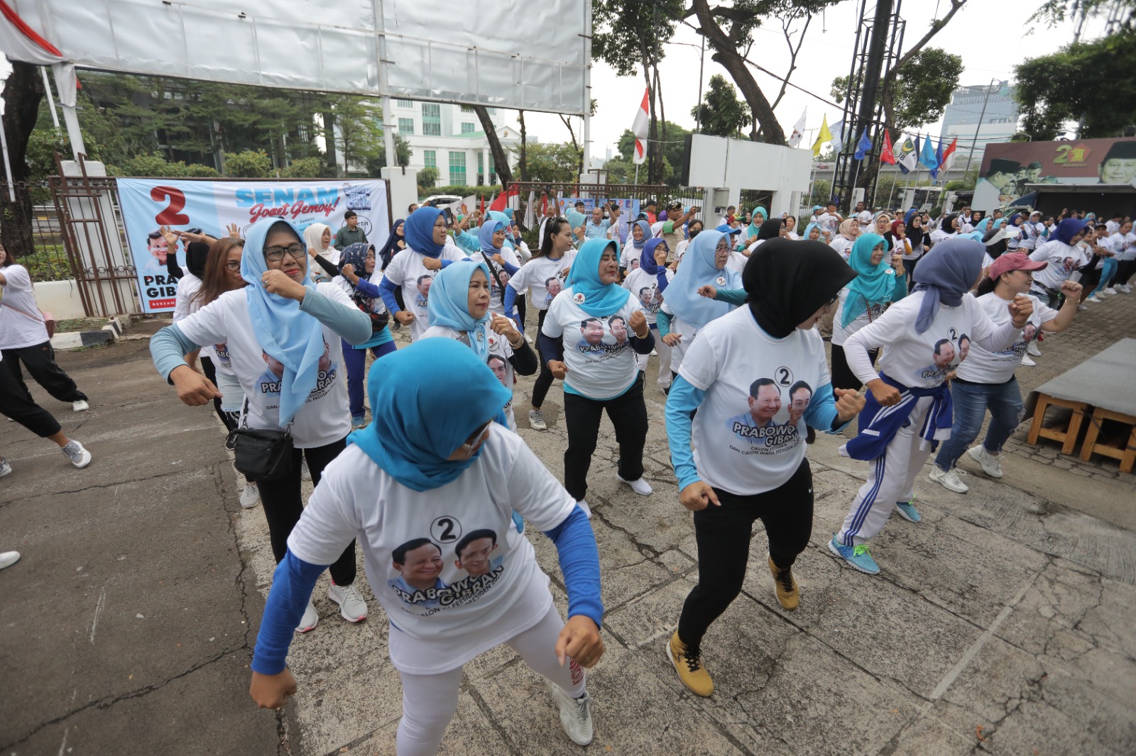 TKN Prabowo-Gibran: Emak-Emak Sambut Pemilu Dengan Riang Di Acara Sabtu Biru Langit Ceria