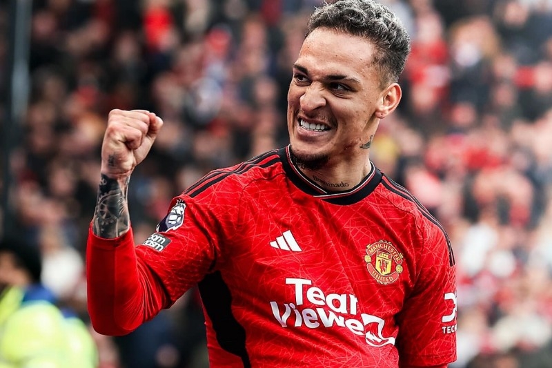 Nggak Laku-laku, MU Turunkan Harga Antony, Benjamin Sesko Ditawarkan