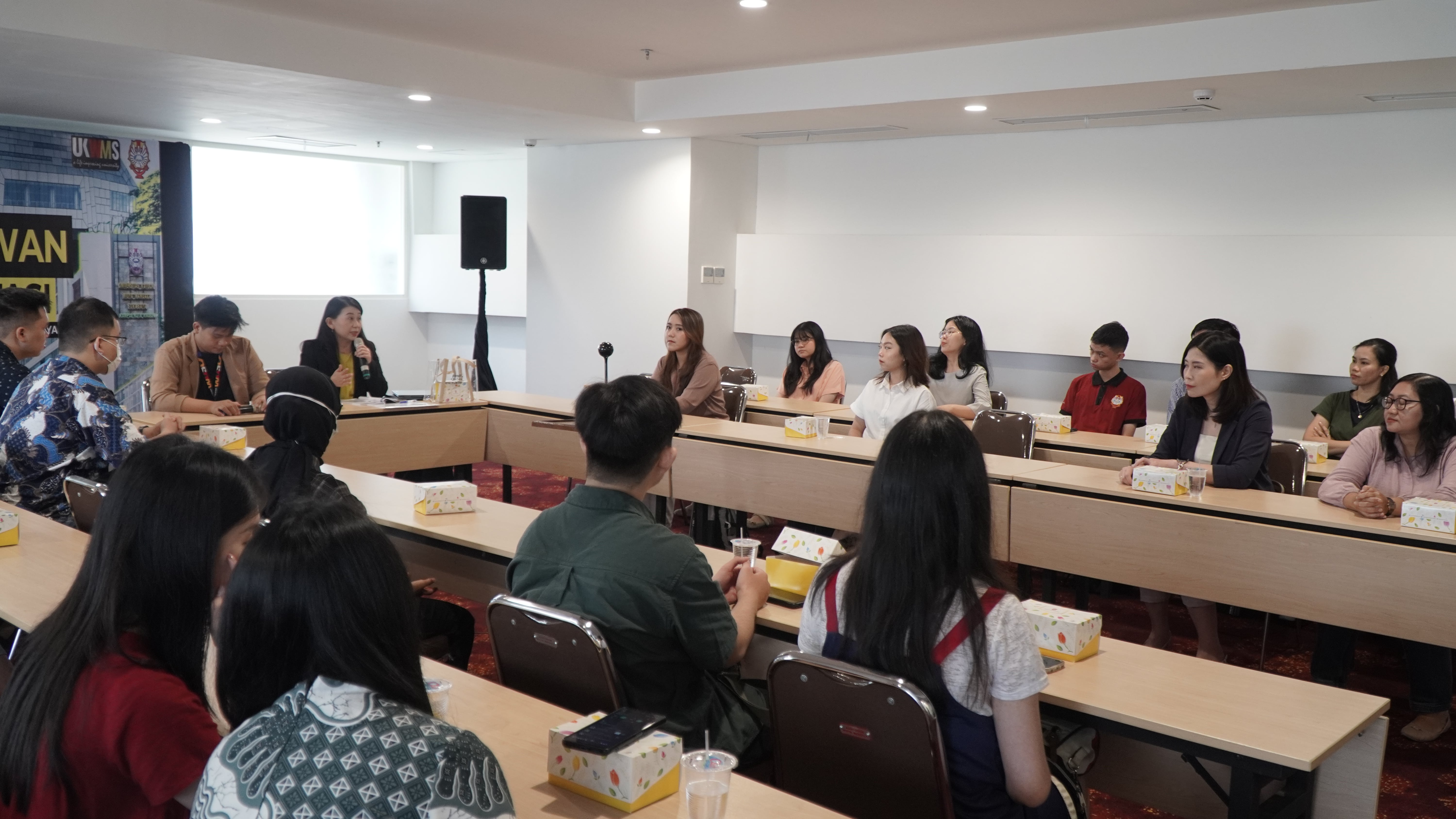 Wisuda Semester Gasal 2023/2024: Kisah Inspiratif Lulusan Terbaik Universitas Katolik Widya Mandala Surabaya