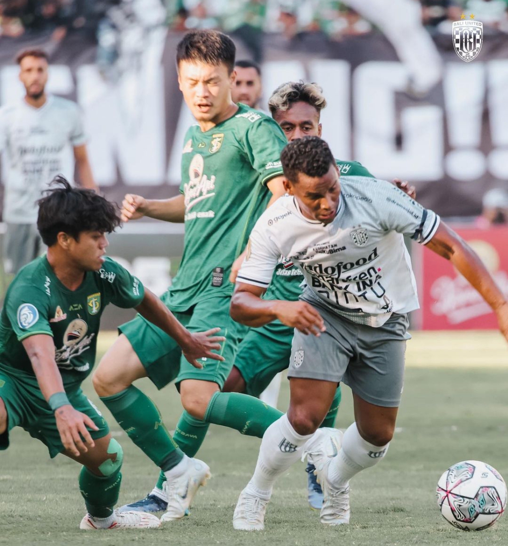 Laga Sengit di Gelora Bung Tomo, Bali United Menang Atas Persebaya 0-1