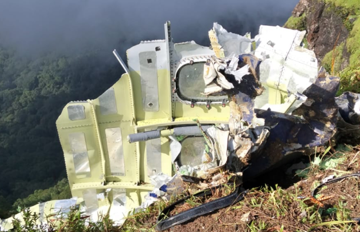 Badan Pesawat ATR 42-500 Ditemukan di Lereng Gunung Bulusaraung 