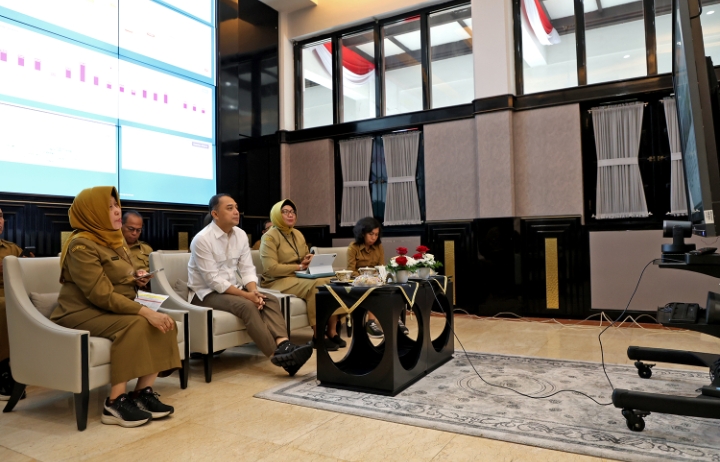 Belum Ada Keracunan MBG di Surabaya: Eri Cahyadi Bentuk Satgas, Wajibkan Sertifikat untuk Dapur